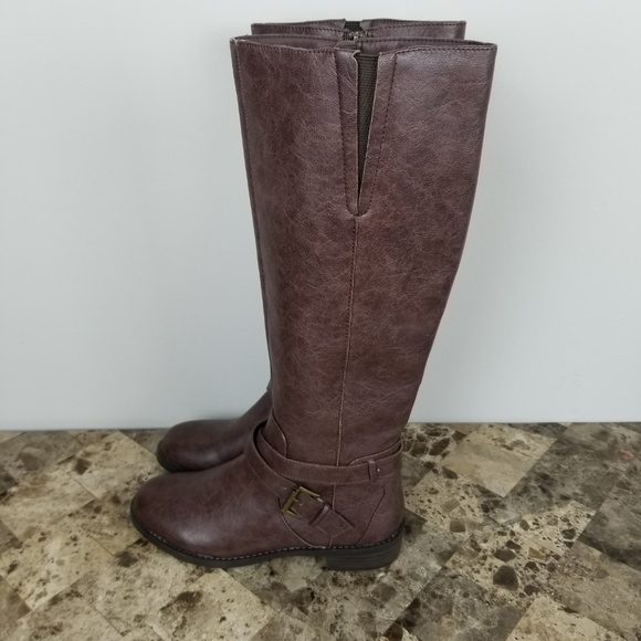 Kenneth Cole Reaction Brown Boots - Picture 2 of 8